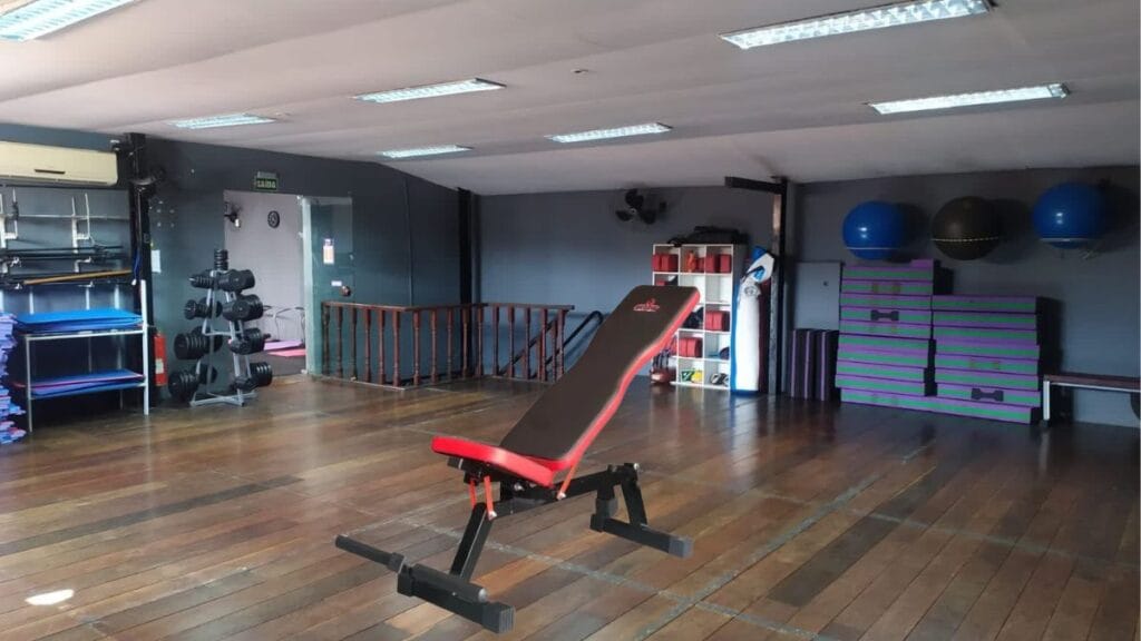 Bancos Reguláveis Para Abdominais e
Musculação