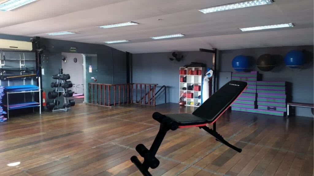 Bancos Reguláveis Para Abdominais e Musculação